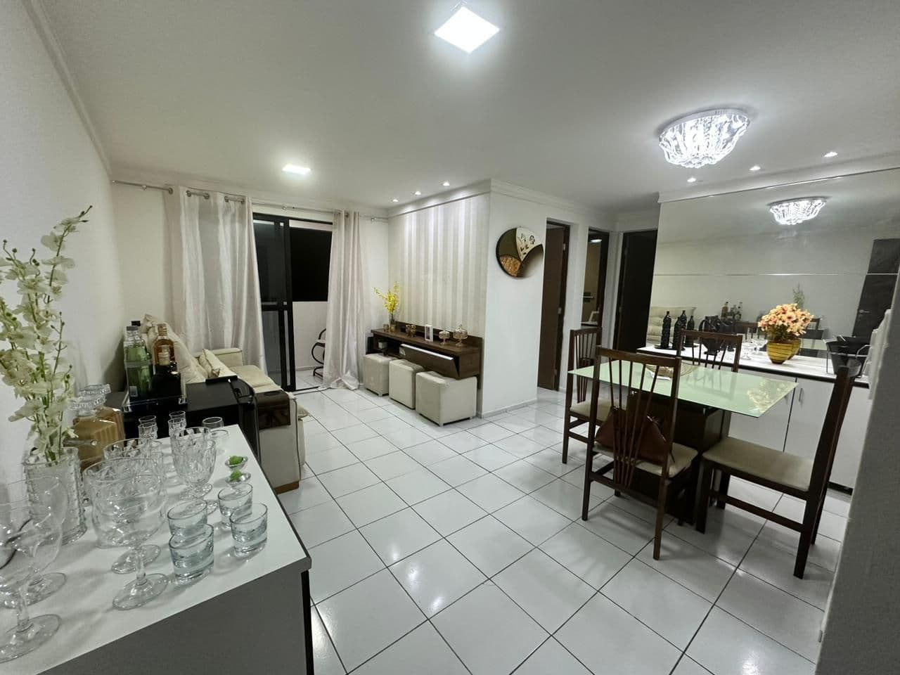 Apartamento 2 qts com Suíte| Excelente localização no Jardim Cidade Universitária