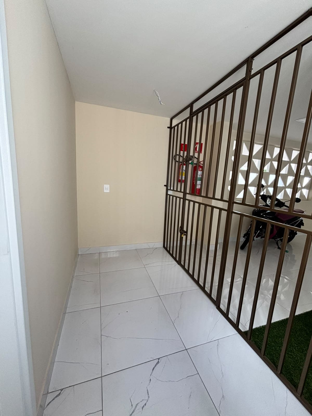 Apartamento 3 quartos com área externa no Miramar