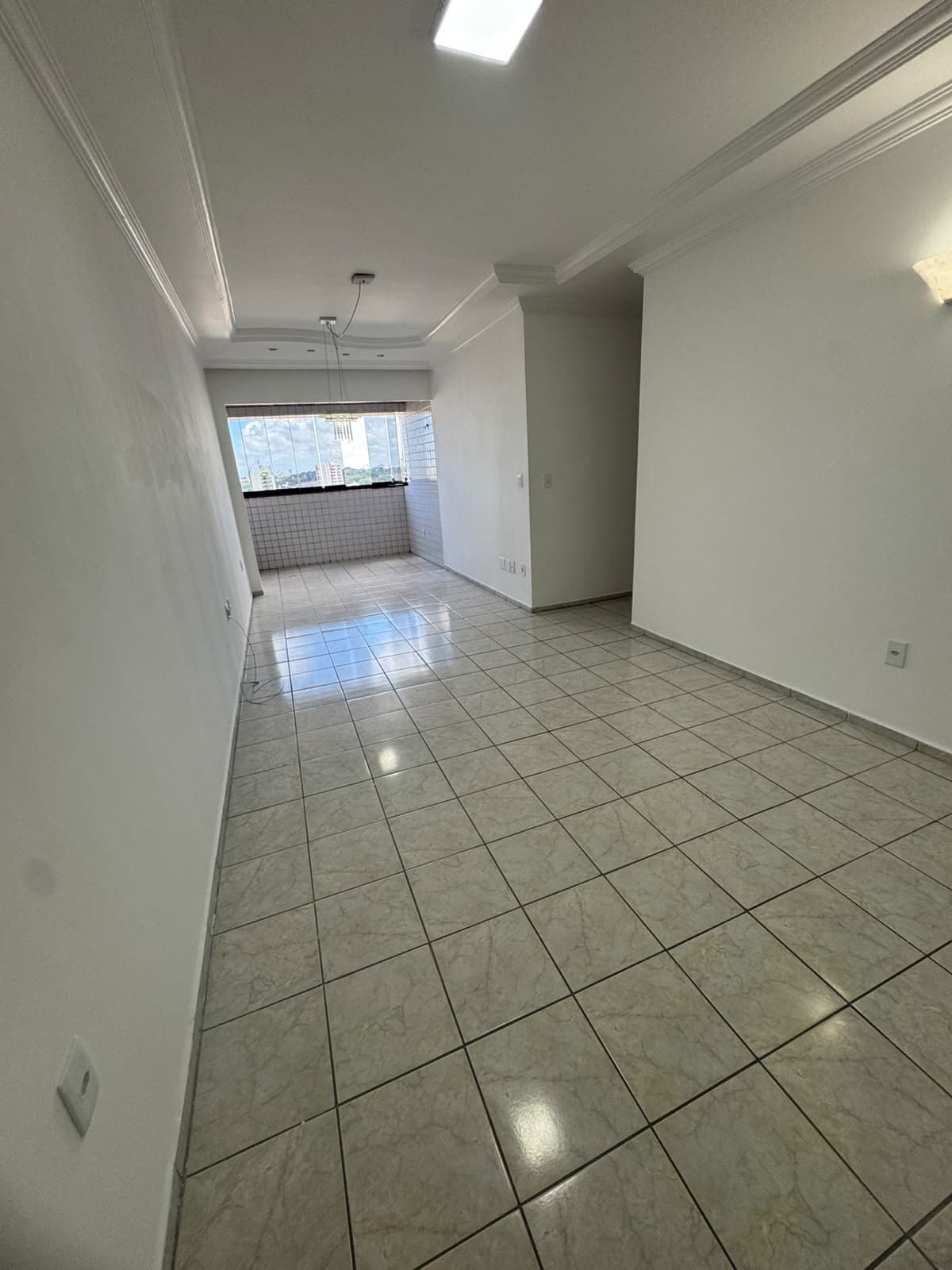Apartamento com 3 quartos, sendo 2 suítes no Miramar