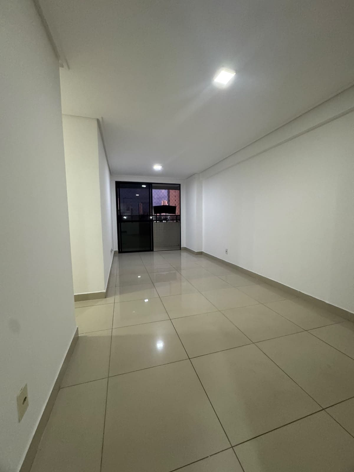 Apartamento com 3 QUARTOS SENDO UMA SUÍTE no Bairro dos Estados