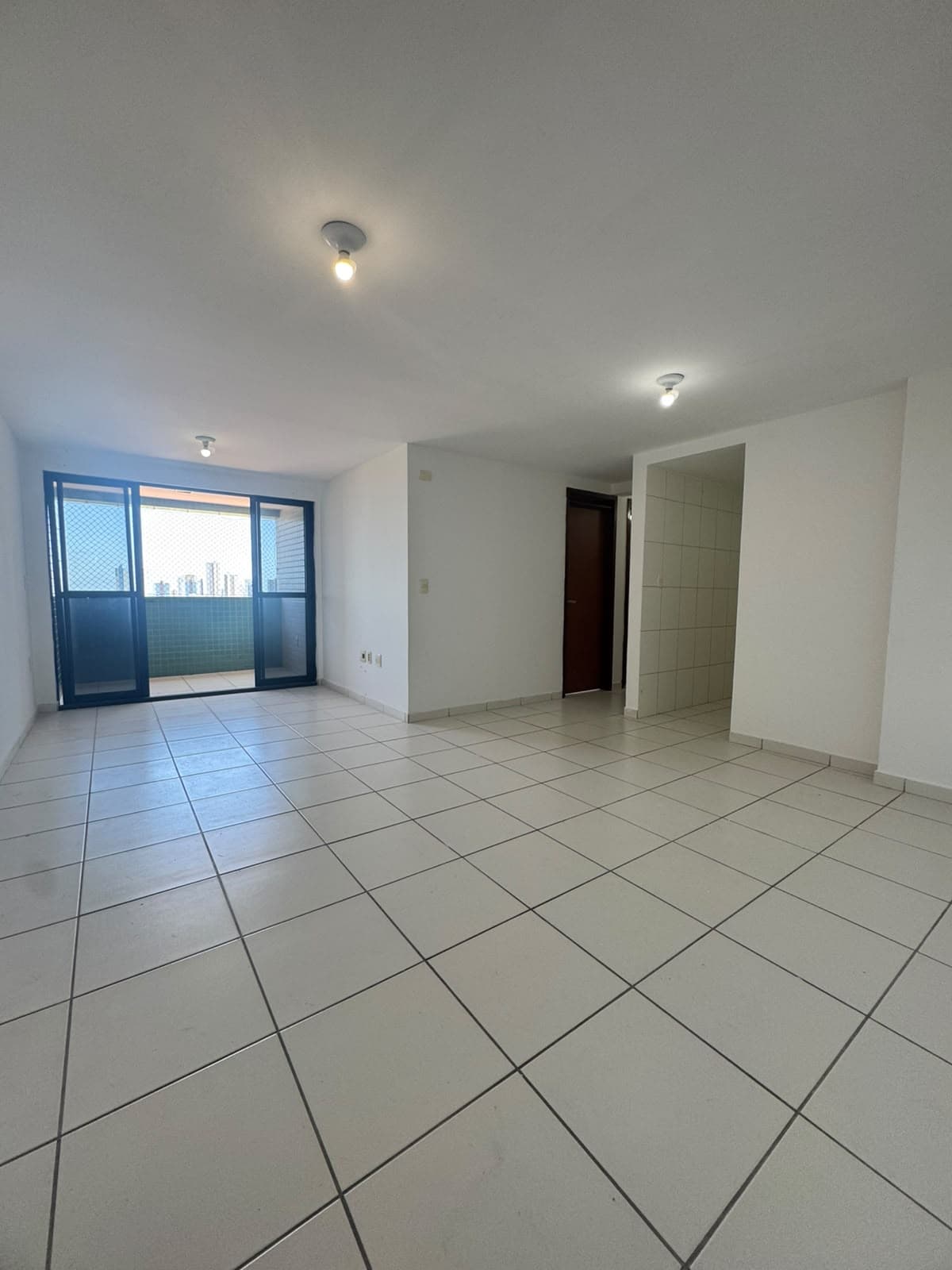 Apartamento de 03 quartos, sendo 1 suite no Bairro dos Estados