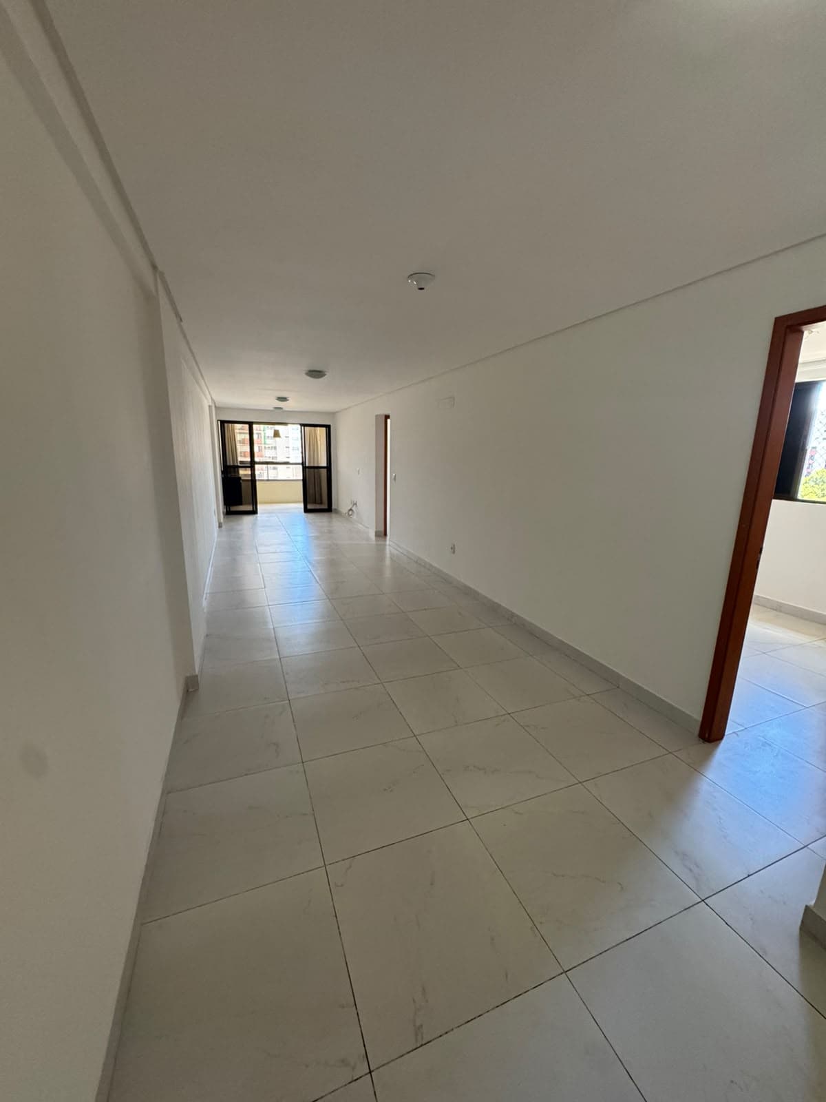 Apartamento com 3 quartos, sendo 2 suítes + 1 suíte reversível no Jardim Oceania