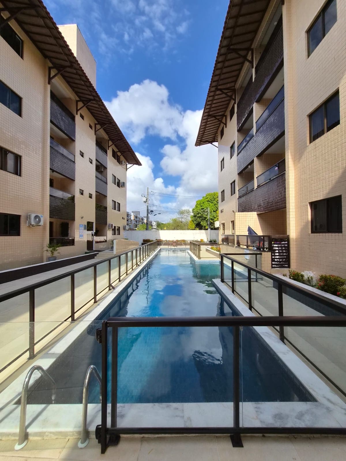 APARTAMENTO BANCÁRIOS (ESCADA)